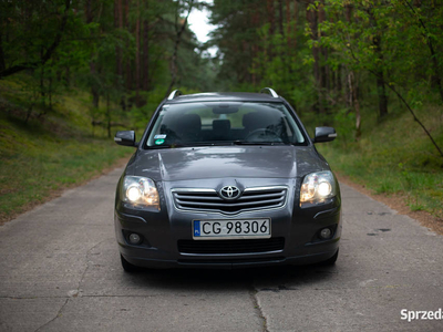 Toyota Avensis 2.0 126km