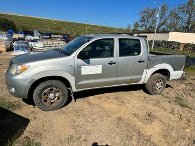 Toyota Hilux VII Pojedyncza kabina 2.5 D-4D 120KM 2006