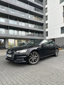 Audi A4 B9 2.0 tDI Quattro S-line virtual cockpit