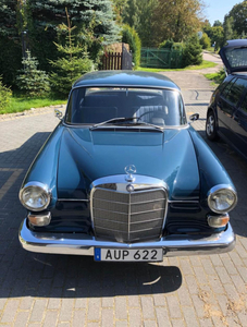 Mercedes w110 200d