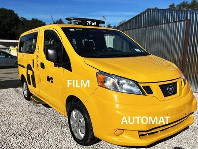 Nissan NV200 2015