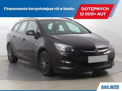 Opel Astra J Sports Tourer Facelifting 1.6 Twinport ECOTEC 115KM 2014