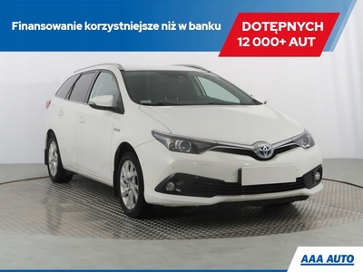 Toyota Auris II Touring Sports Facelifting 1.8 Hybrid 136KM 2017