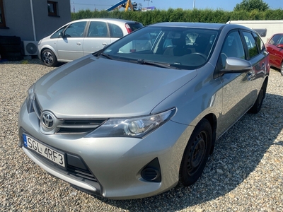 Toyota Auris II Touring Sports Valvematic 130 132KM 2013