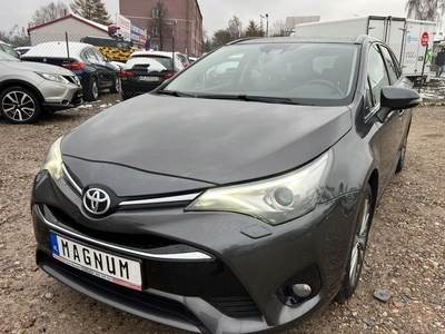 Toyota Avensis III Wagon Facelifting 2015 2.0 D-4D 143KM 2015
