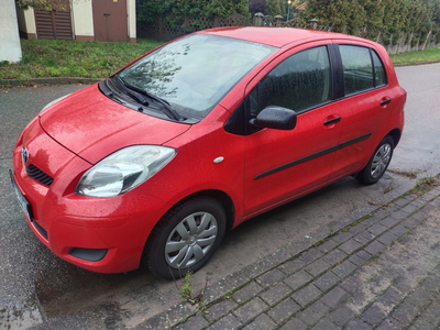 Toyota Yaris II Salon Polska