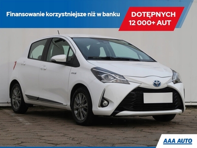 Toyota Yaris III Hatchback 5d Facelifting 2017 1.5 Hybrid 100KM 2018