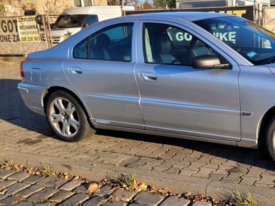 Volvo S60 I 2.4 D5 185KM 2005