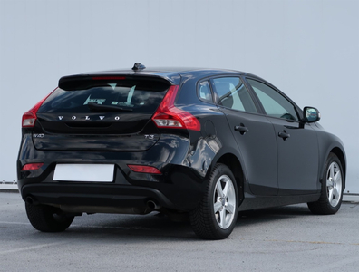 Volvo V40 2016 2.0 T3 118131km ABS