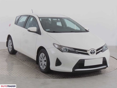 Toyota Auris 1.4 88 KM 2014r. (Piaseczno)