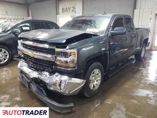 Chevrolet Silverado 5.0 benzyna 2018r. (ELGIN)