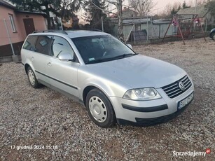 PASSAT sprawny z opłatami 2004r