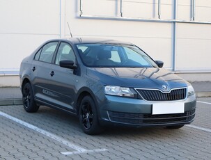 Skoda Rapid , Salon Polska, Klima, Parktronic