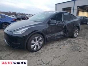 Tesla Model Y benzyna 2023r. (WINDSOR)