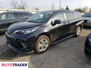 Toyota Sienna 2.0 hybrydowy 2021r. (LANSING)