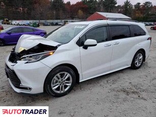 Toyota Sienna 2.0 hybrydowy 2022r. (MENDON)