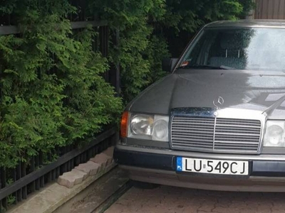 Mercedes-Benz W124 200D 1992 r. 279 000 km