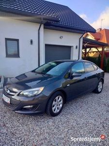 Opel astra IV 1.6 benz+Lpg klima pół skóry2016r