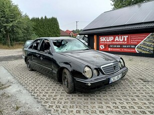 Mercedes-Benz Klasa E W210 Mercedes E klasa 3.2CDI 197km 01r Automat