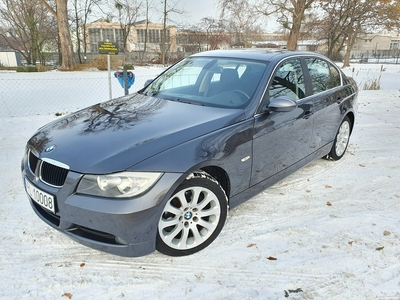 BMW Seria 3 E90-91-92-93 Limuzyna E90 318d 122KM 2007