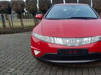 Honda Civic VIII Hatchback 3d 1.8 i-VTEC 140KM 2008