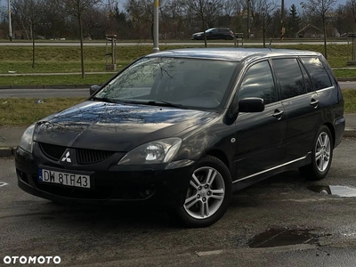 Mitsubishi Lancer 1.6 Invite +