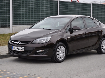 Opel Astra J Sedan 1.6 Twinport ECOTEC 115KM 2016