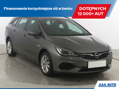 Opel Astra K Sportstourer Facelifting 1.2 Turbo 145KM 2020