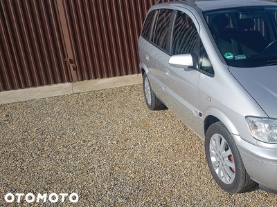 Opel Zafira 1.8 16V Elegance