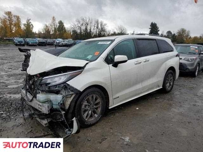 Toyota Sienna 2.0 hybrydowy 2021r. (PORTLAND)