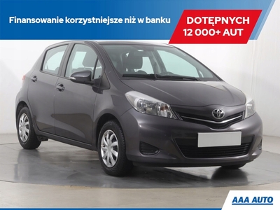 Toyota Yaris III Hatchback 5d 1.0 VVT-i 69KM 2013