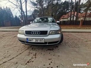 Audi A4 1.6 benzyna sprawna klimatyzacja ładna nie zniszczona