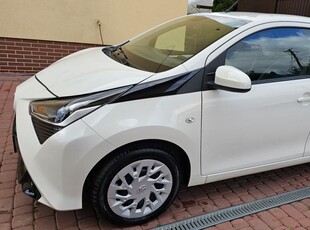 TOYOTA AYGO 1.0 72KM 2021r Film Led z