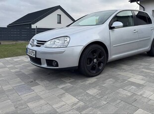 Volkswagen Golf 1.6 benzyna MPI