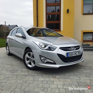 HYUNDAI I40 1,7 xenon ledy hak grzane fotele czujniki tempom