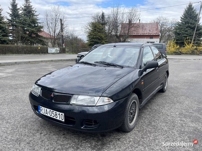 Mitsubishi Carisma 1.8 benzyna. Oryginalny, niski przebieg