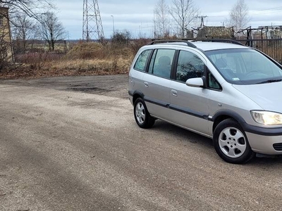 Opel Zafira 1.6 Lift - 7 osobowy - bez korozji