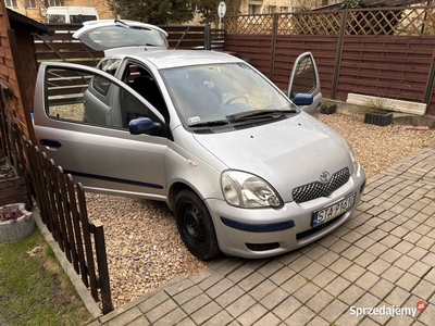 Toyota yaris 2003