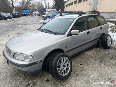 Volvo V40 benzyna 1.8 LPG 15 lat w rodzinie