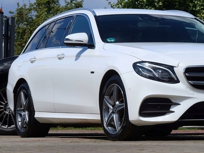 Mercedes Klasa E W213 Kombi Plug-in Facelifting 2.0 E300de 306KM 2020