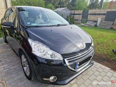 Sprzedam Peugeot 208 1.2 PureTech Bogata wersja Allure