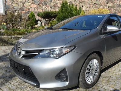 Toyota Auris II Hatchback 5d Dual VVT-i 100 99KM 2014