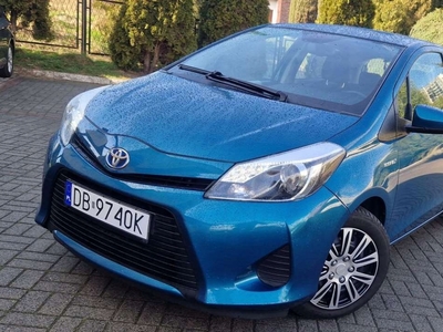 Toyota Yaris III Hatchback 5d Hybrid 100 74KM 2013