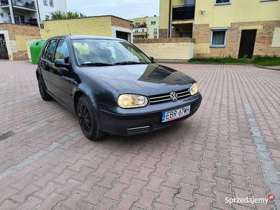 Volkswagen golf 1.4 z gazem 99rok długie opłaty