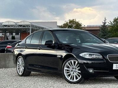 BMW Seria 5 F10-F11 Limuzyna 550i 407KM 2010