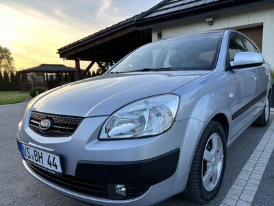 Kia Rio II Sedan 1.6 i 16V 112KM 2006