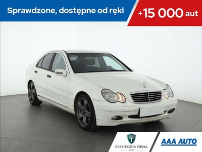 Mercedes Klasa C W203 Sedan W203 2.1 (C 200 CDI) 122KM 2003