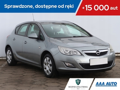 Opel Astra J Hatchback 5d 1.4 Turbo ECOTEC 140KM 2012