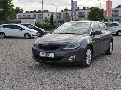 Opel Astra J Hatchback 5d 1.6 Turbo ECOTEC 180KM 2010