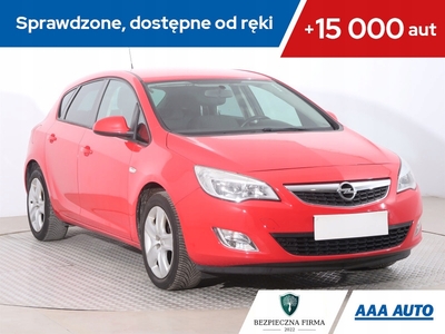 Opel Astra J Sports Tourer 1.4 Turbo ECOTEC 140KM 2011